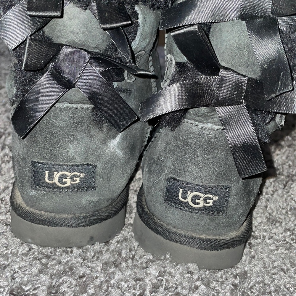 Black bow uggs